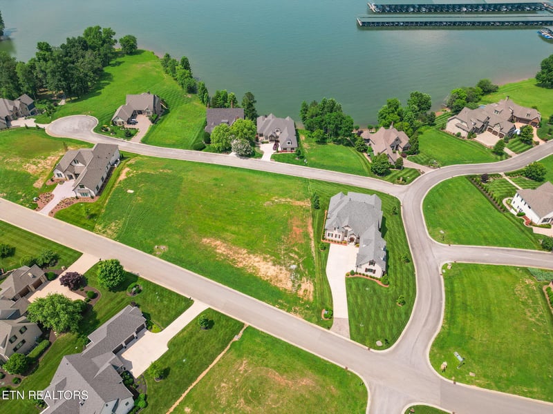 297 Cypress Pointe Dr, Lenoir City, TN 37772