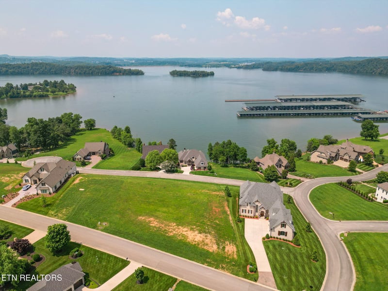 297 Cypress Pointe Dr, Lenoir City, TN 37772