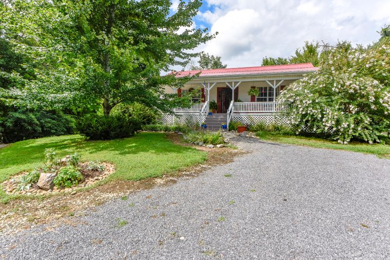 297 Lester Whitt Rd, Rutledge, TN 37861