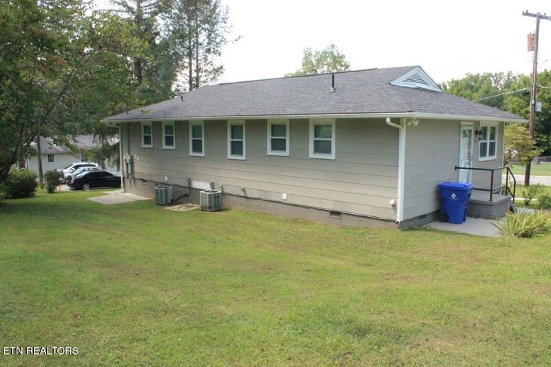 297 S Benedict Ave, Oak Ridge, TN 37830