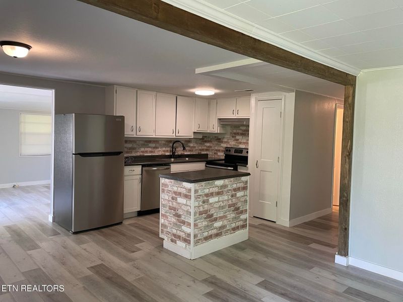 297 Sheppard Rd, Oneida, TN 37841