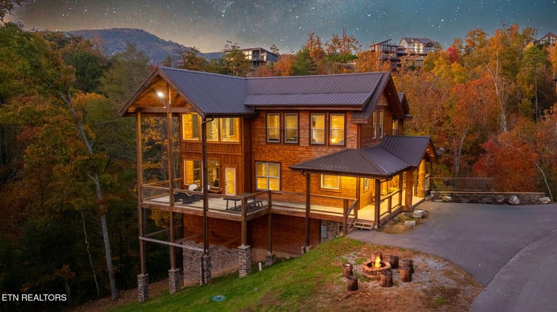 2971 Laughing Pine Ln, Sevierville, TN 37862
