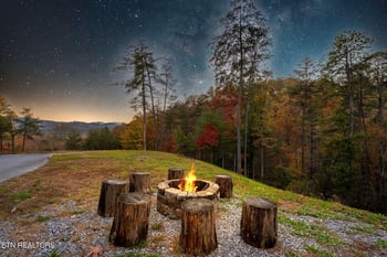 2971 Laughing Pine Ln, Sevierville, TN 37862
