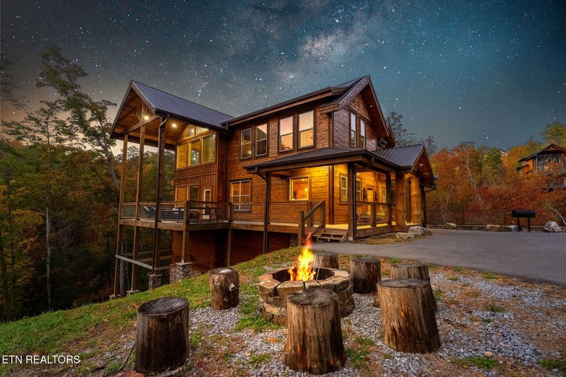 2971 Laughing Pine Ln, Sevierville, TN 37862