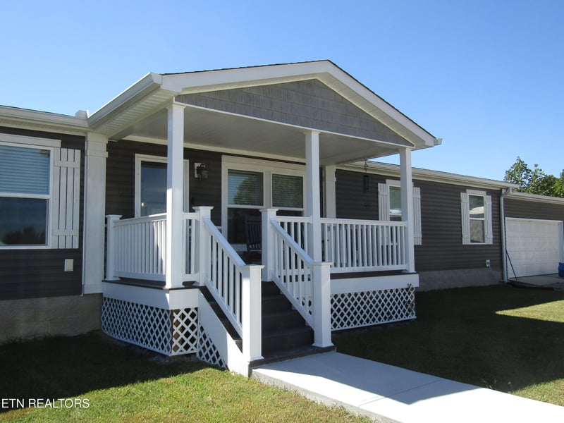 2974 Blaylock Rd, Crossville, TN 38572