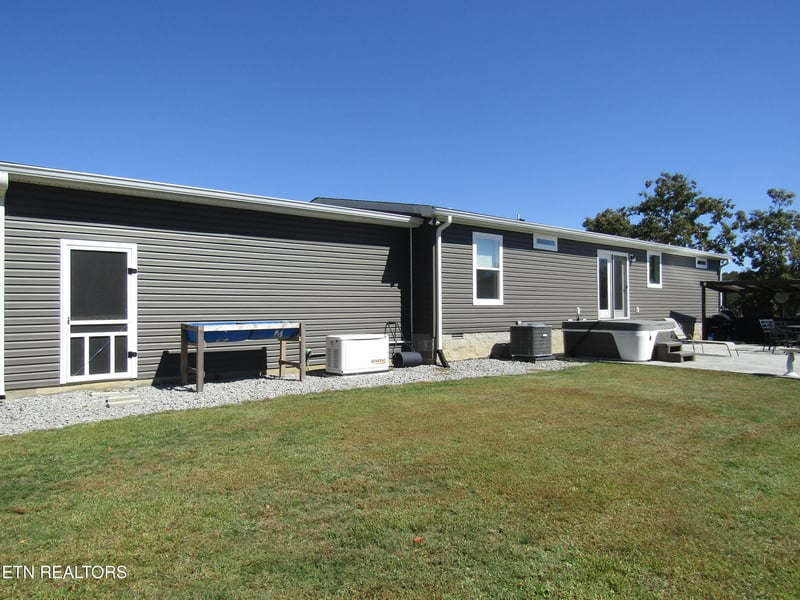 2974 Blaylock Rd, Crossville, TN 38572