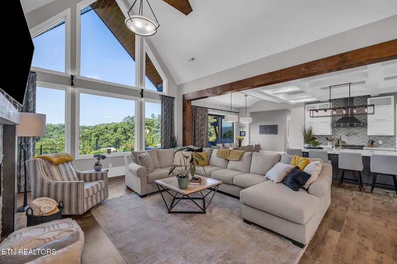 2975 Summit Trails Dr, Sevierville, TN 37862
