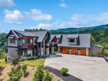 2975 Summit Trails Dr, Sevierville, TN 37862