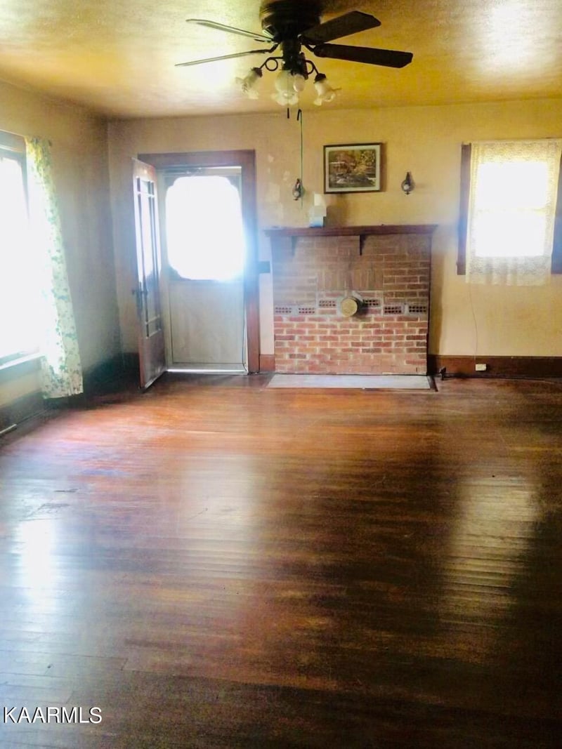 2977 Hwy 297, Newcomb, TN 37819