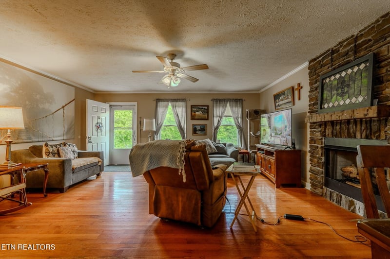 298 Brock Rd, Maynardville, TN 37807
