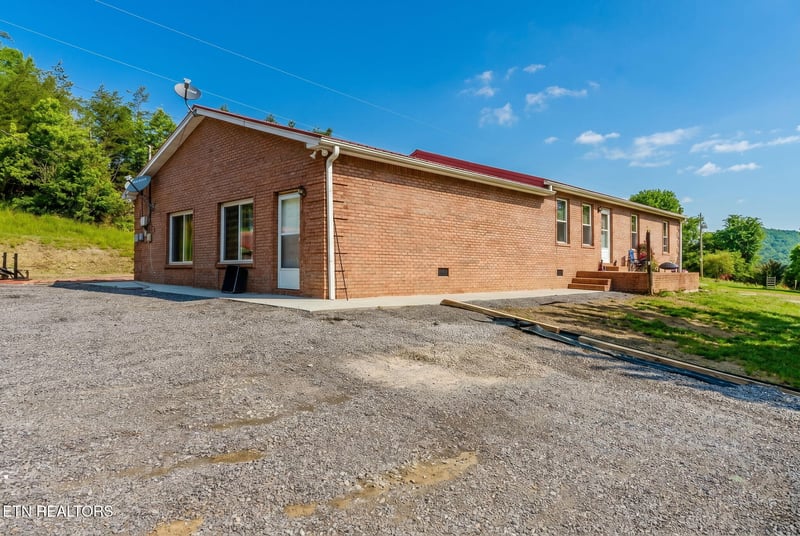 298 Brock Rd, Maynardville, TN 37807