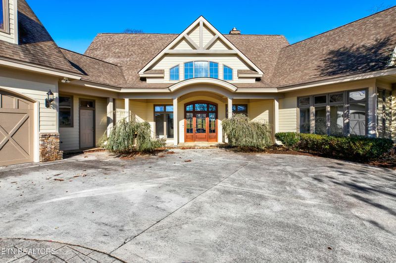 298 Butter And Egg Rd, Jacksboro, TN 37757