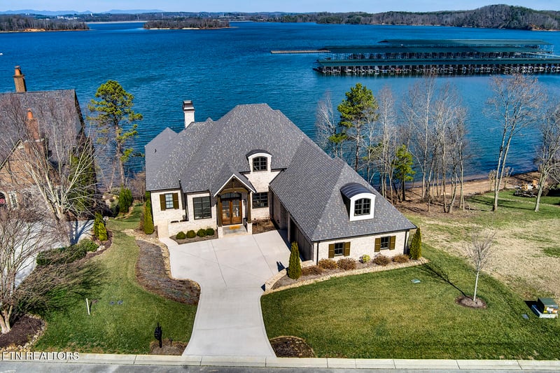 298 Cypress Pointe Dr, Lenoir City, TN 37772