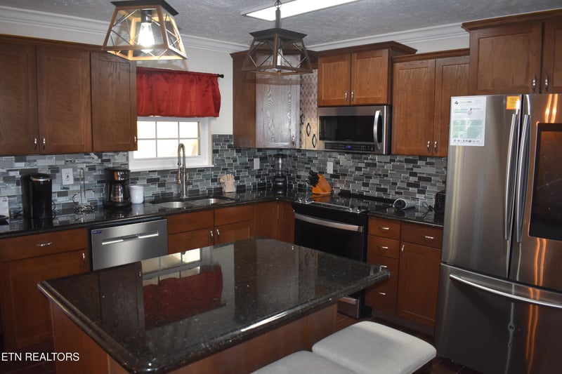 298 Lane Hollow Rd, Sevierville, TN 37876