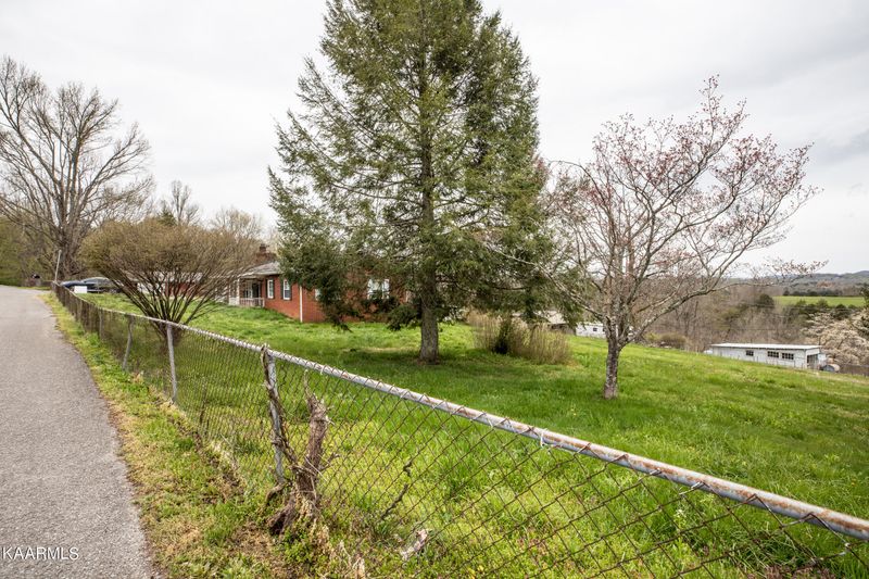 298 Morton Rd, Lafollette, TN 37766
