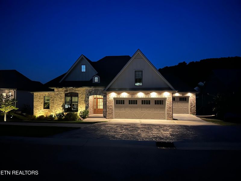 298 Old Barn Ln, Loudon, TN 37774