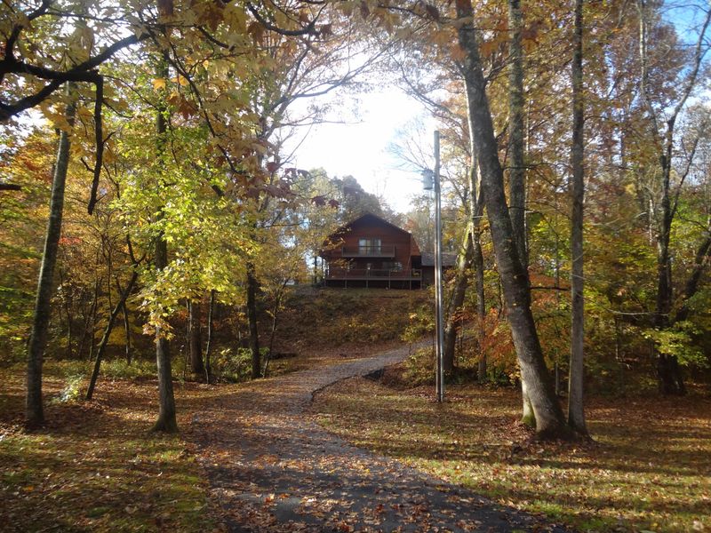 298 Orchard Valley Dr, Harriman, TN 37748