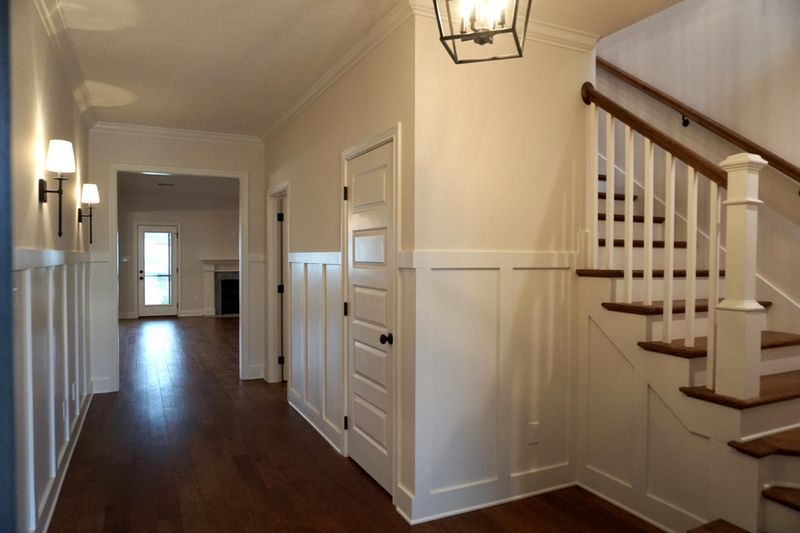 298 Silver Leaf Dr, Lenoir City, TN 37772