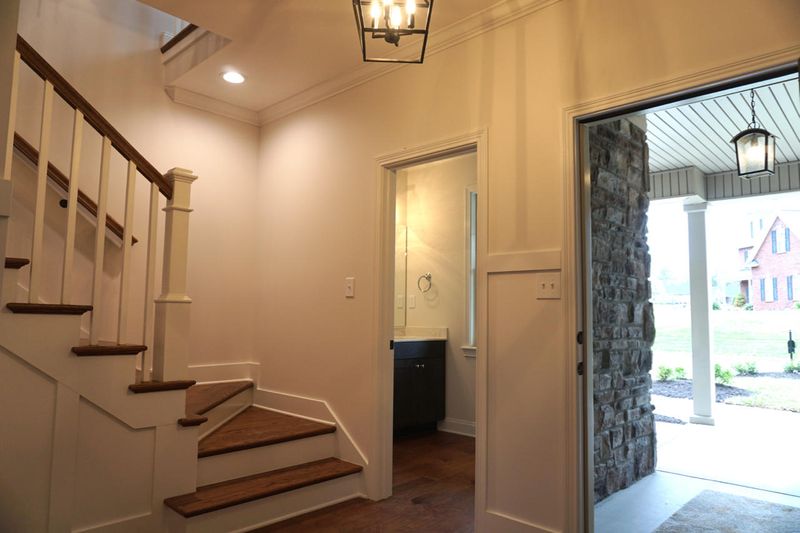298 Silver Leaf Dr, Lenoir City, TN 37772