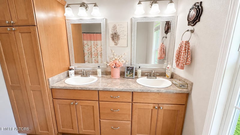 2980 Shaconage Tr, Sevierville, TN 37876