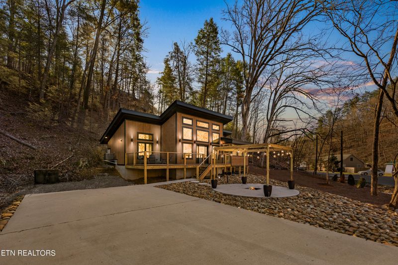 2983 Easy St, Sevierville, TN 37862