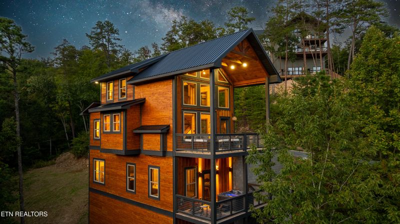 2985 Laughing Pine Ln, Sevierville, TN 37862