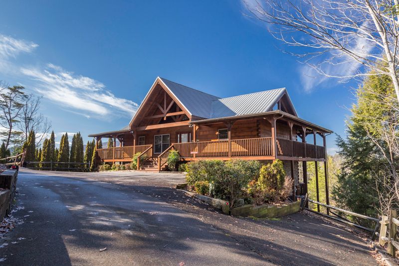 2986 Mountain Memory Way, Sevierville, TN 37876