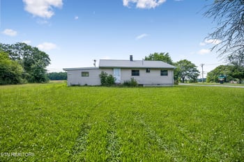 2988 Genesis Rd, Crossville, TN 38571