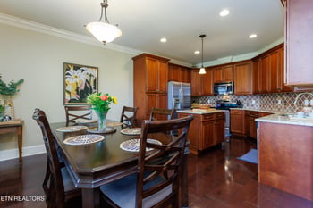 299 E Deer Creek Dr, Crossville, TN 38571