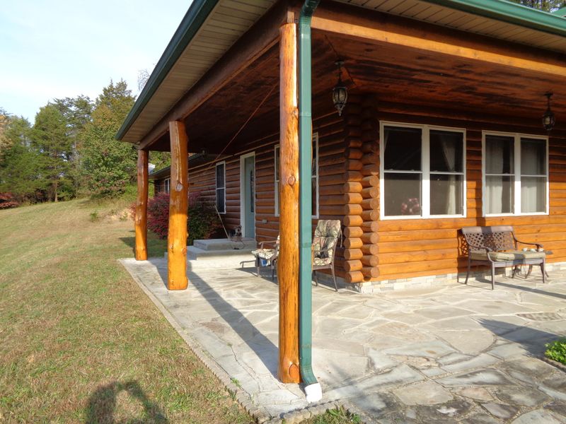 299 Foxfire Ln, Kingston, TN 37763