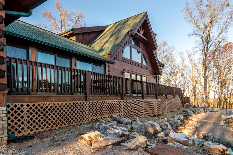 299 Mountain Ridge Way, Walland, TN 37886