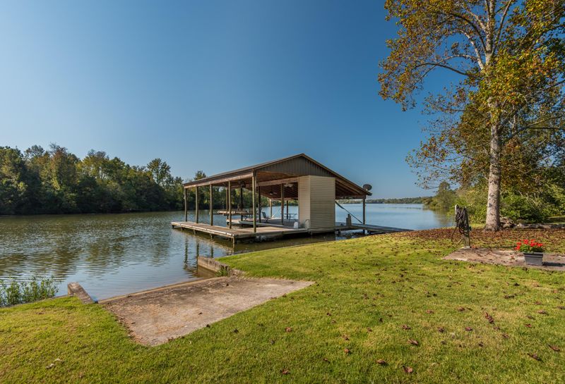 299 Sherman Cir, Kingston, TN 37763