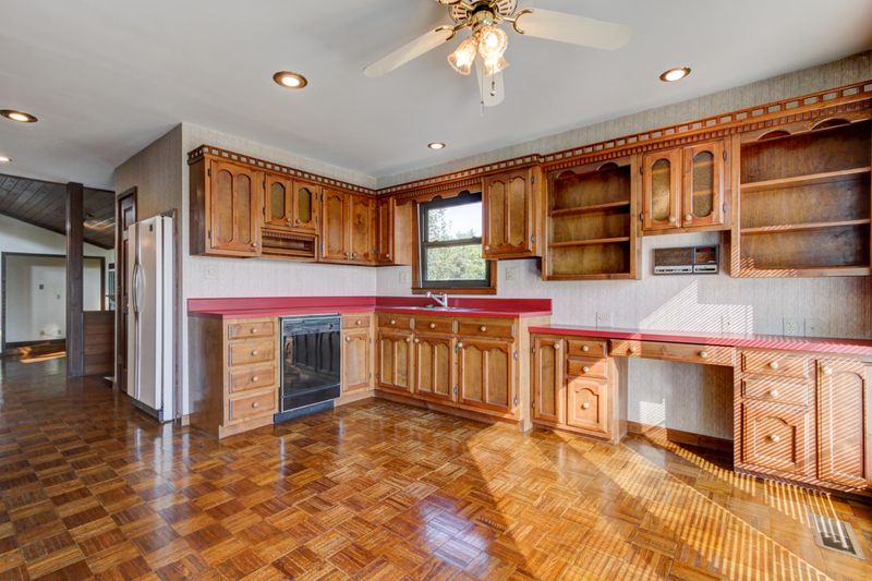 299 Thelma Cir, Jacksboro, TN 37757
