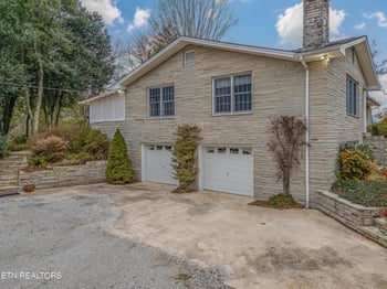 2992 Knoxville Hwy, Wartburg, TN 37887