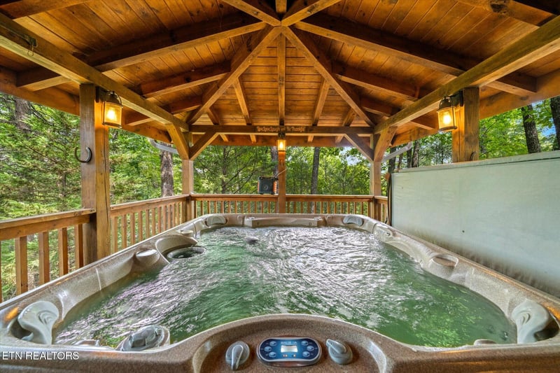 2992 Mountain Memories Way, Sevierville, TN 37876