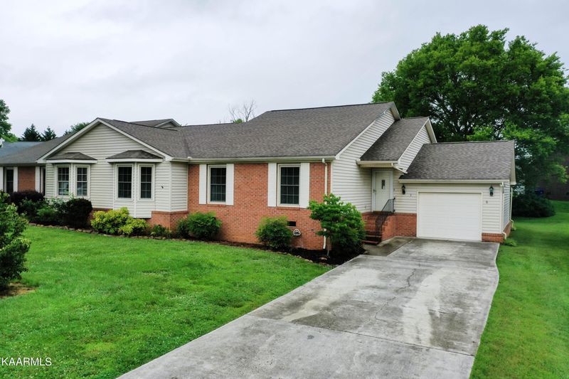 3 Breakers Ct, Clinton, TN 37716