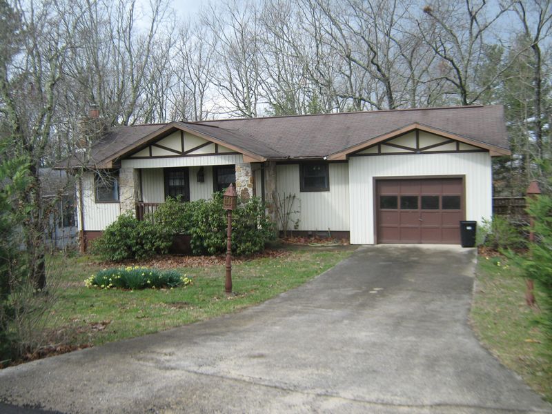 30 Druid Cir, Fairfield Glade, TN 38558