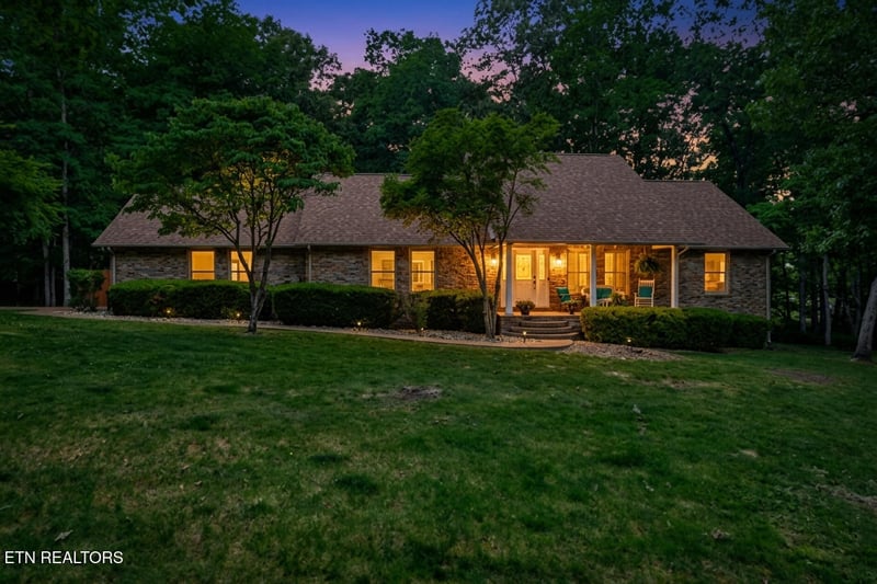 30 Laurel Cir, Crossville, TN 38555