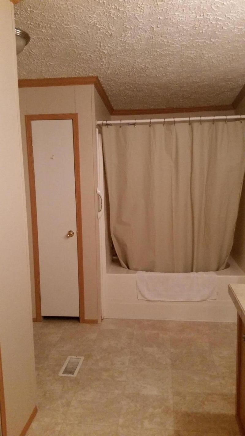 300 Abbott Rd, Lenoir City, TN 37771
