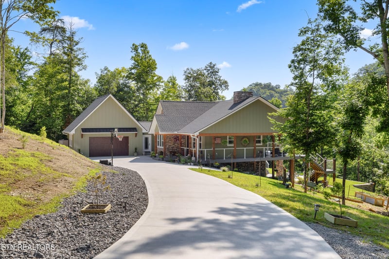 300 Black Fox Harbor Rd, Washburn, TN 37888
