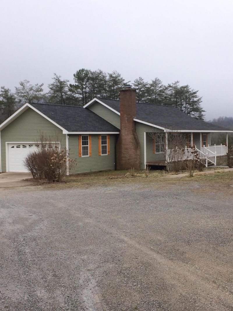 300 Bull Run Rd, Luttrell, TN 37779