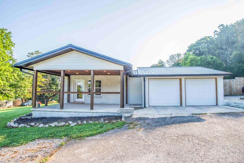 300 Dailey Ave, Loudon, TN 37774