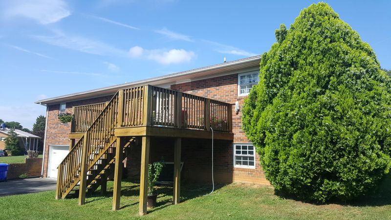 300 E Donaldson Dr, Morristown, TN 37814