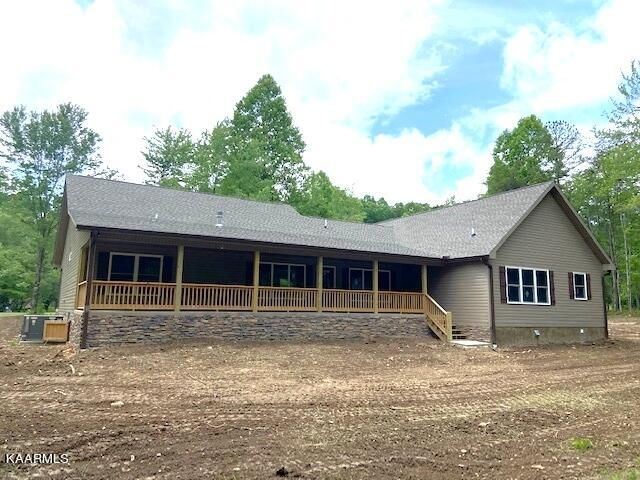 300 East Cove Rd, Monterey, TN 38574