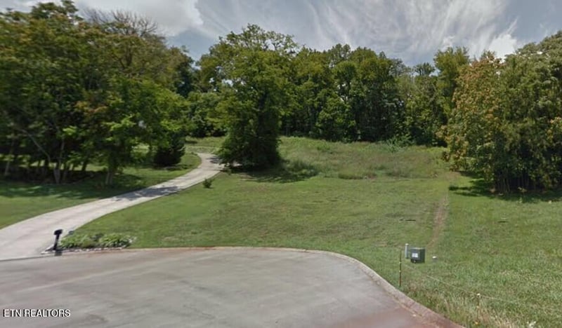 300 Franklin Estates Ln, Greenback, TN 37742