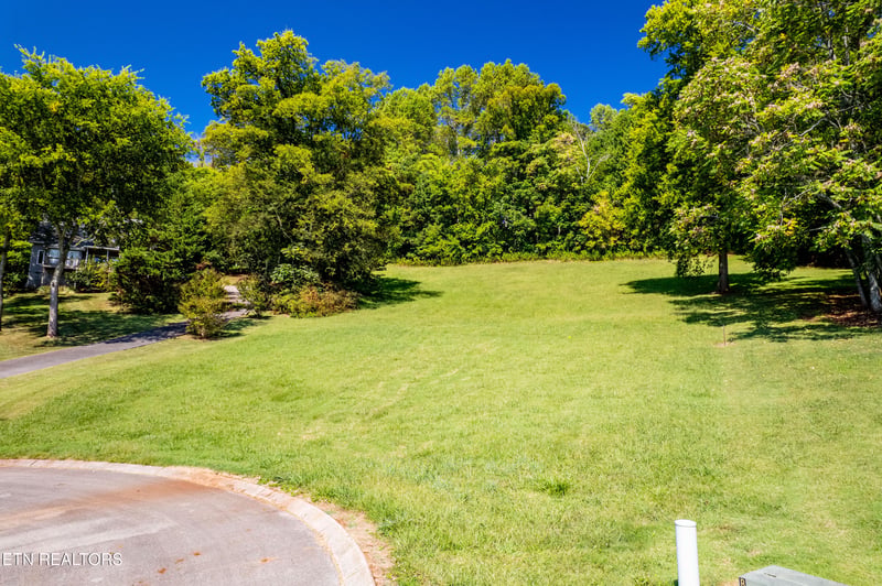 300 Franklin Estates Ln, Greenback, TN 37742