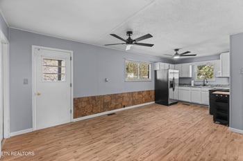 300 Glade Cir, Bean Station, TN 37708