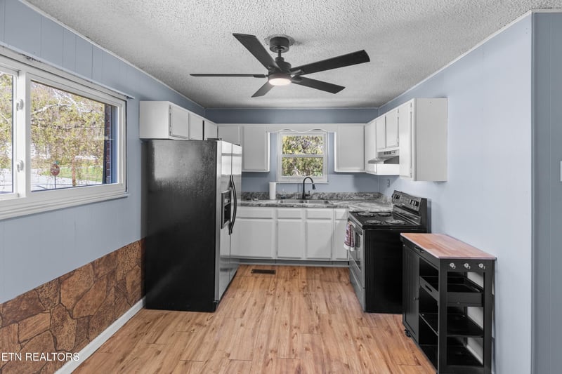 300 Glade Cir, Bean Station, TN 37708