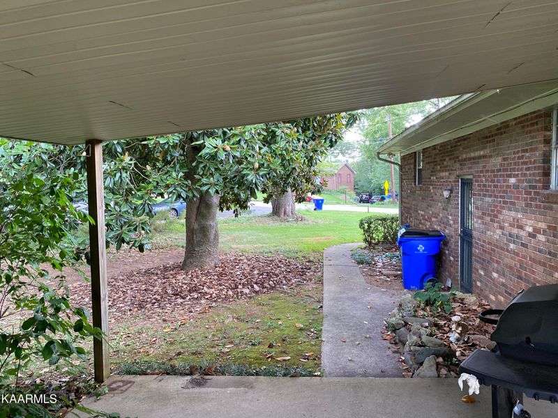 300 Highfield Rd, Knoxville, TN 37919