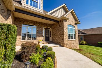 300 Kennesaw Ln, Lenoir City, TN 37771
